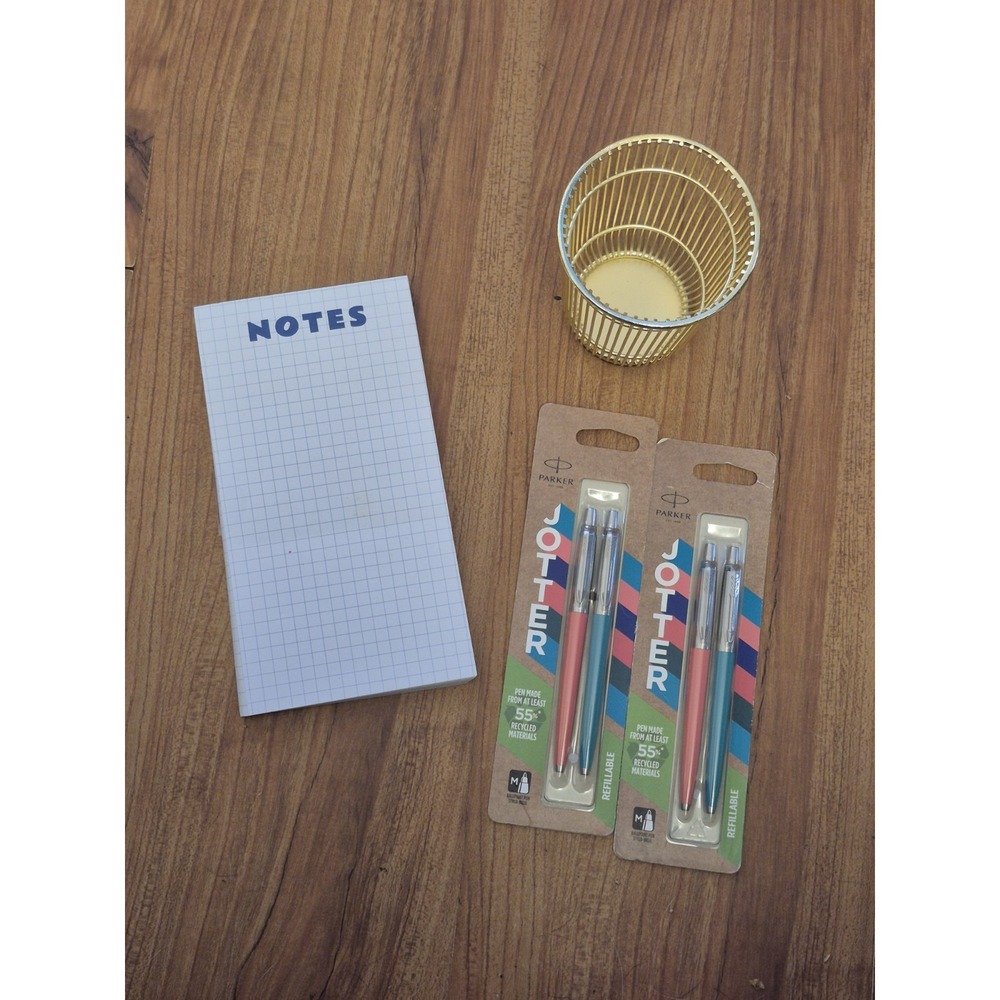 Teachers Items 1 Magnetic Note Pad W/4 Refillable Pens & Gold Pencil Holder S31